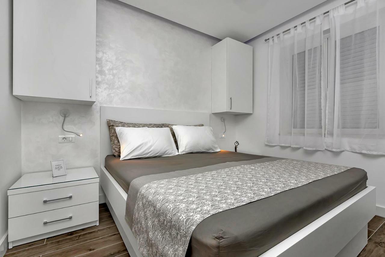 Deluxe Apartments Kate Makarska Exteriör bild